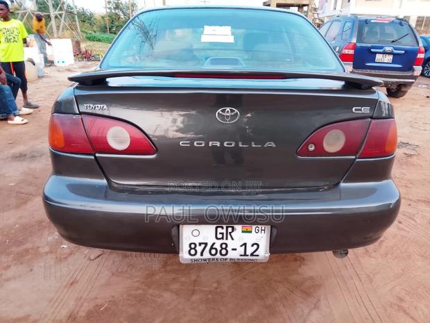 Toyota Corolla 2001 Gray