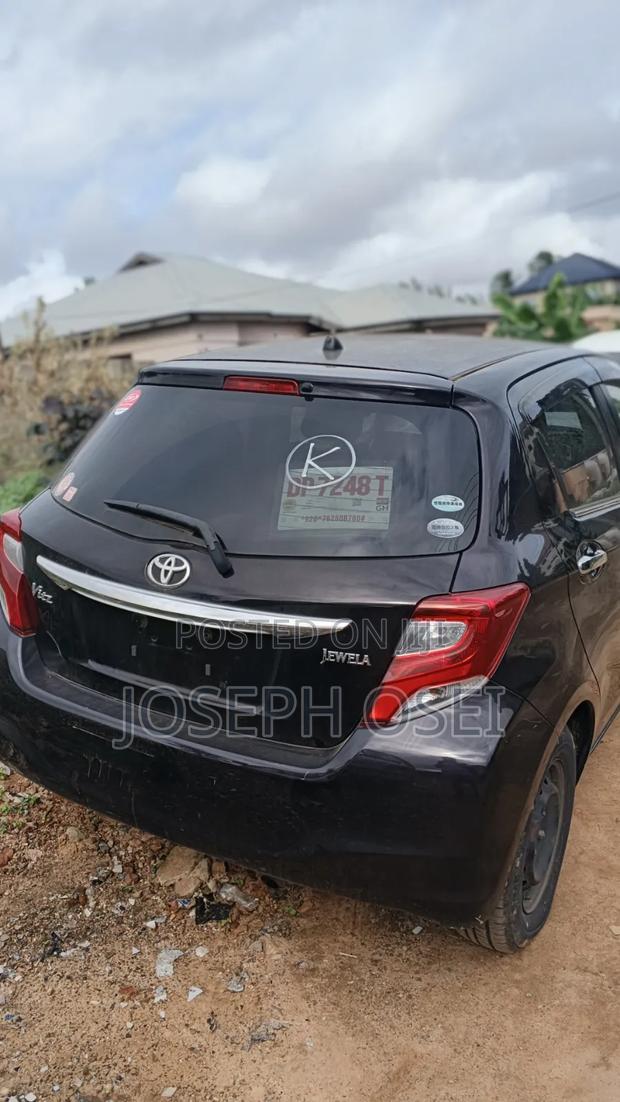 Toyota Vitz 2016 Purple