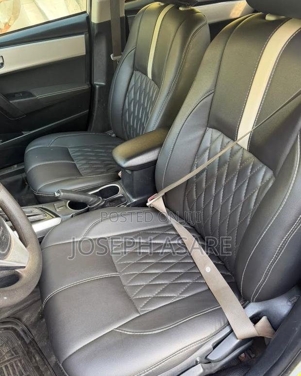 Toyota Corolla LE (1.8L 4cyl 2A) 2018