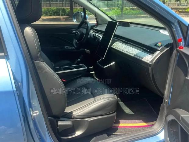 Hozon Neta V 2022 Blue