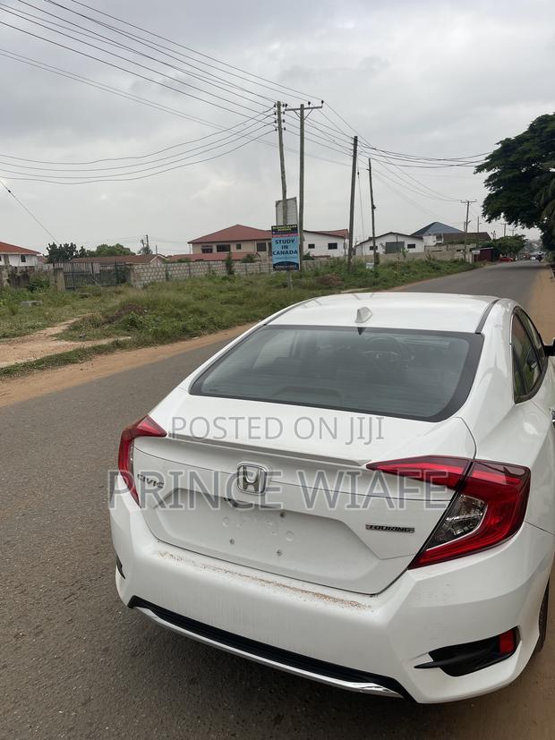 Honda Civic Touring Sedan 2019 White