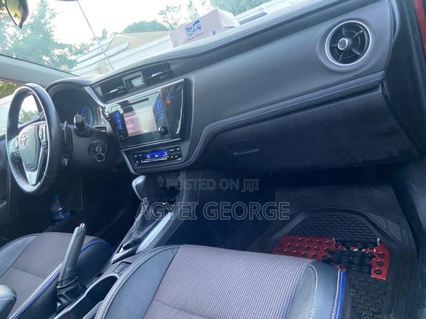 Toyota Corolla XSE (1.8L 4cyl 2A) 2019 Red