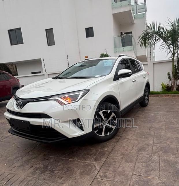 Toyota RAV4 2018 White