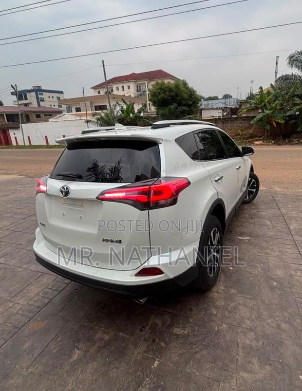 Toyota RAV4 2018 White