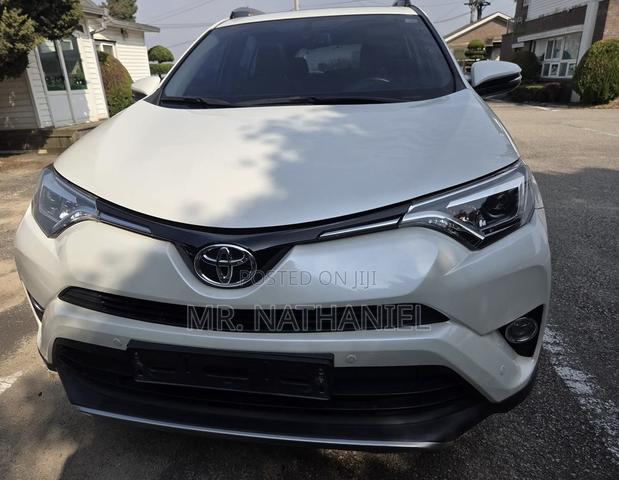 Toyota RAV4 2018 White