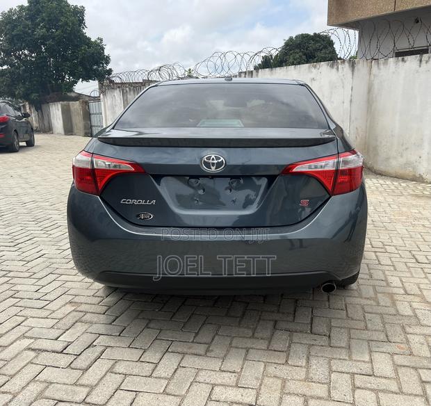 Toyota Corolla 2016 Gray