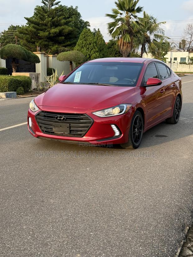 Hyundai Elantra 2018 Red