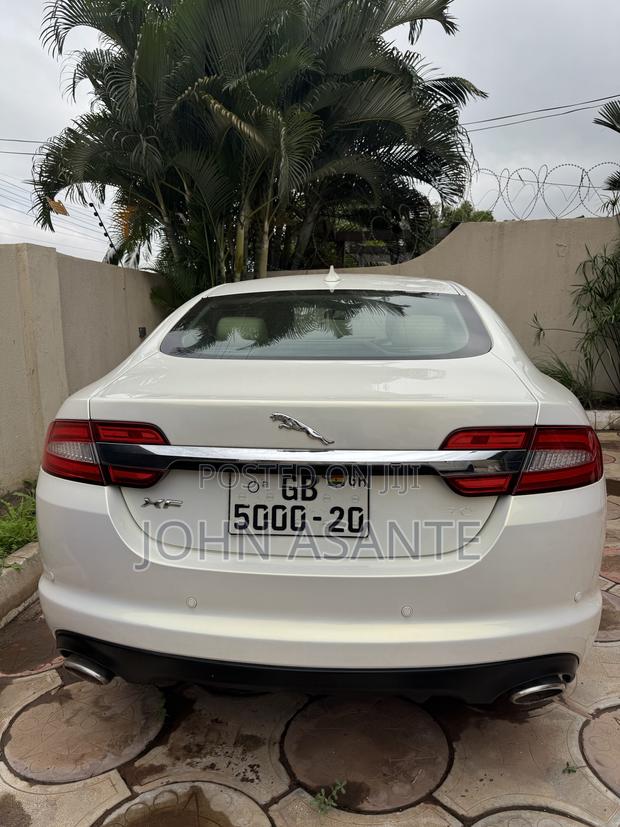Jaguar XF SUPERCHARGED 2013 Off white