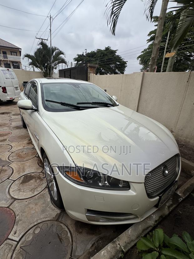 Jaguar XF SUPERCHARGED 2013 Off white
