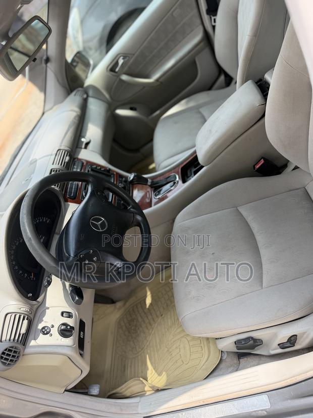Mercedes-Benz C180 2002 Gray