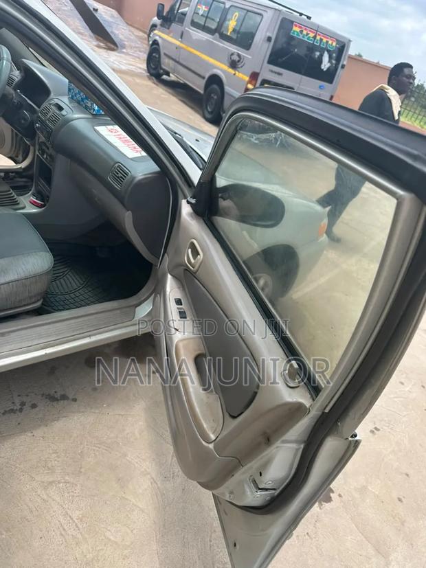 Toyota Corolla 2000 Silver