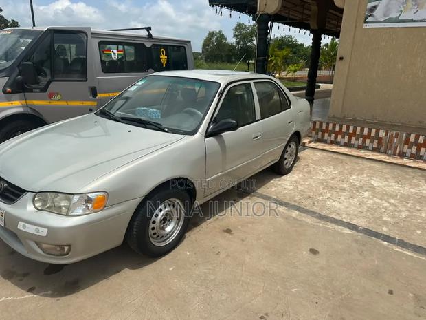 Toyota Corolla 2000 Silver