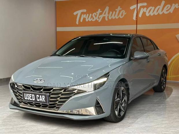 Hyundai Elantra Limited 2021 Green
