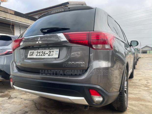 Mitsubishi Outlander SE AWC 2016 Gray