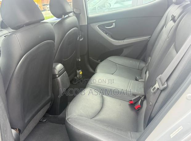 Hyundai Elantra 2015 Silver