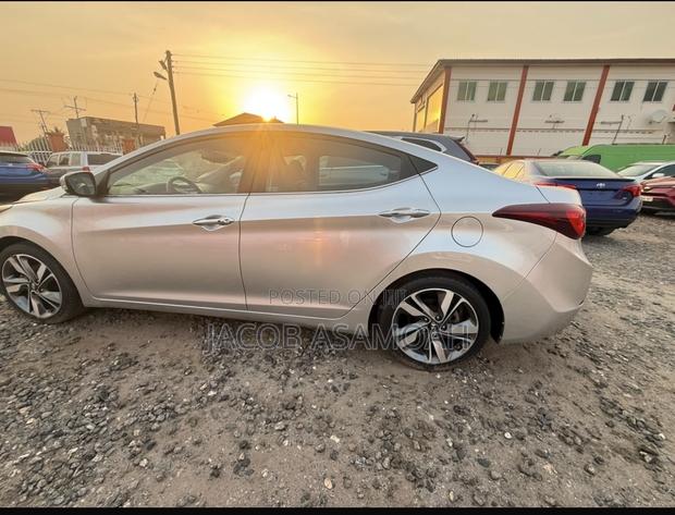 Hyundai Elantra 2015 Silver
