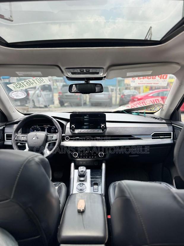 Mitsubishi Outlander SEL 2023 Black