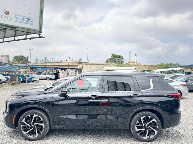 Mitsubishi Outlander SEL 2023 Black