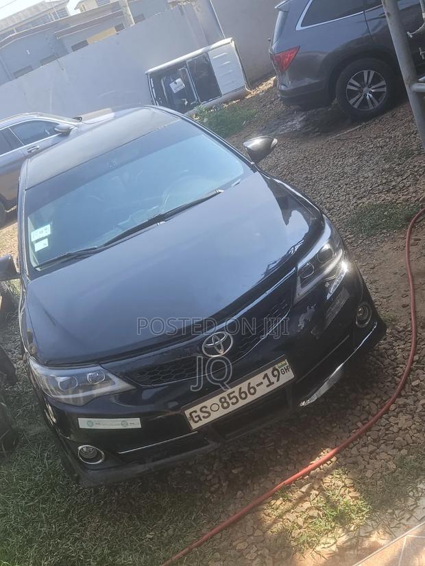 Toyota Camry LE 4dr Sedan w/Prod. End 11/13 (2.5L 4cyl 6A) 2014 Black