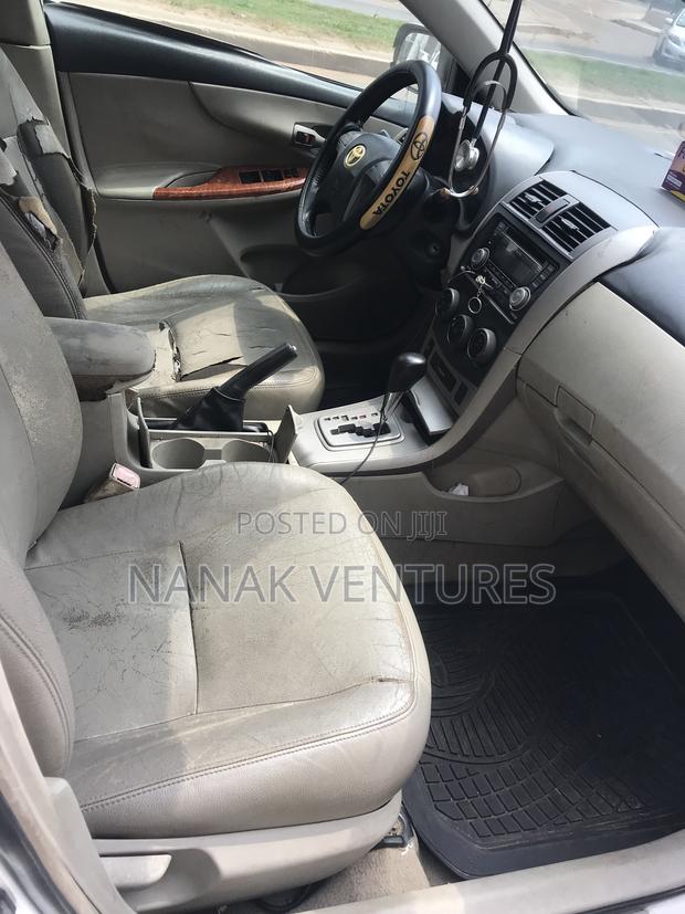 Toyota Corolla LE Special Edition 4dr Sedan (1.8L 4cyl 4A) 2013 White