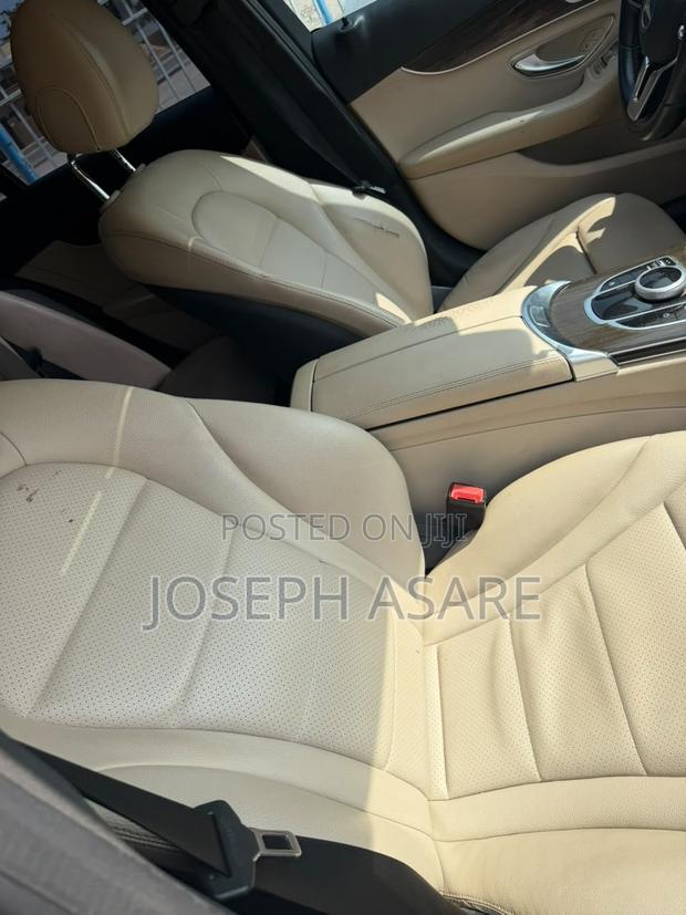 Mercedes-Benz C300 2020 Black