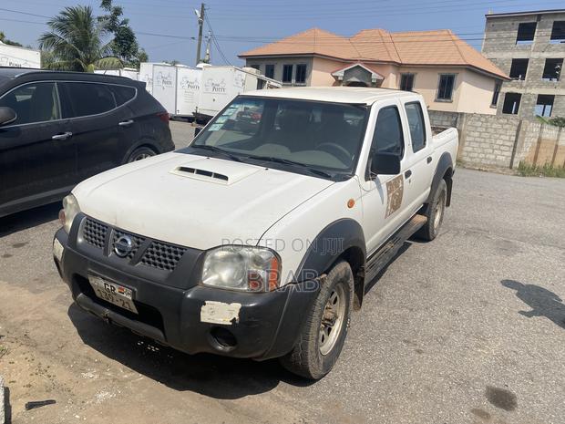 Nissan Hardbody 2021 White