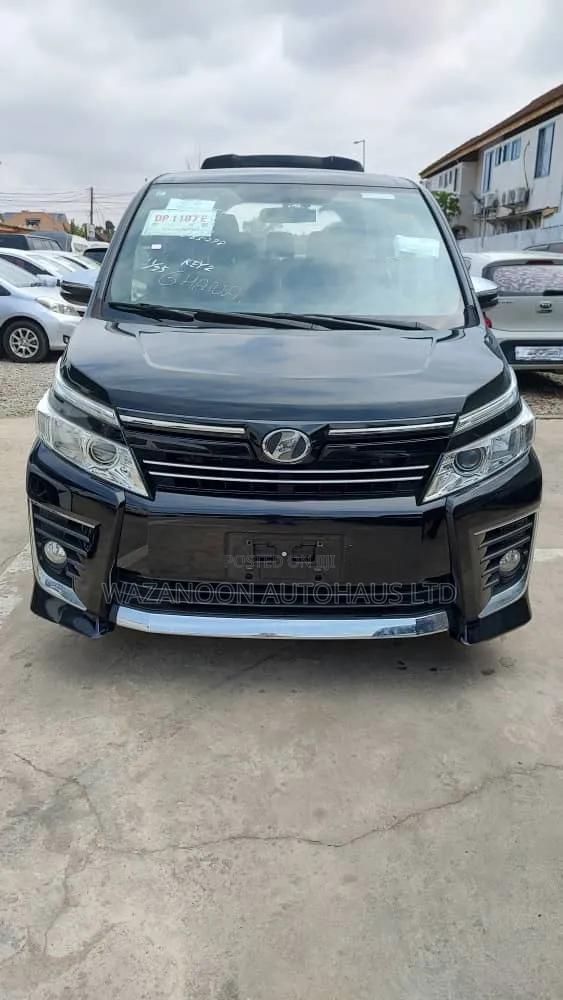 Toyota Voxy 2016 Black