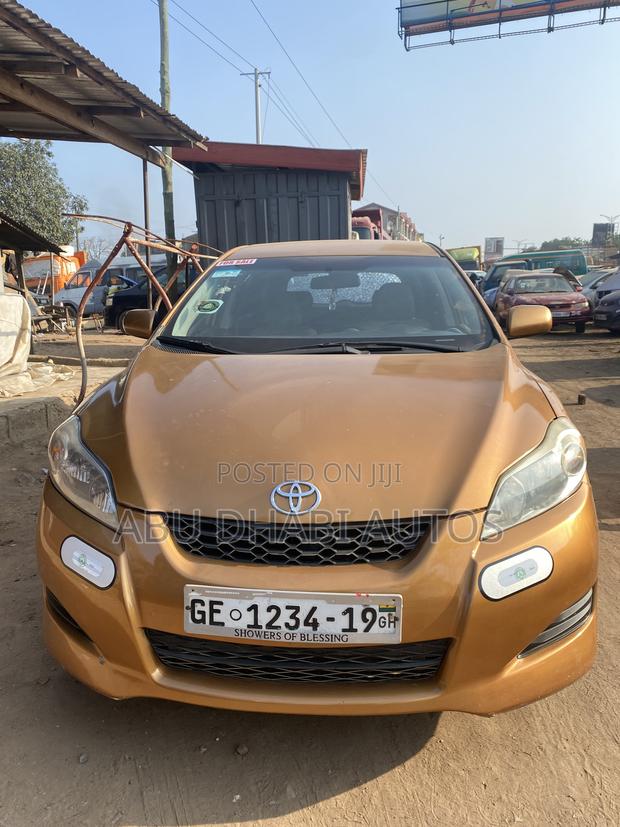 Toyota Matrix XR Hatchback FWD (1.8L 4cyl 4A) 2008 Gold