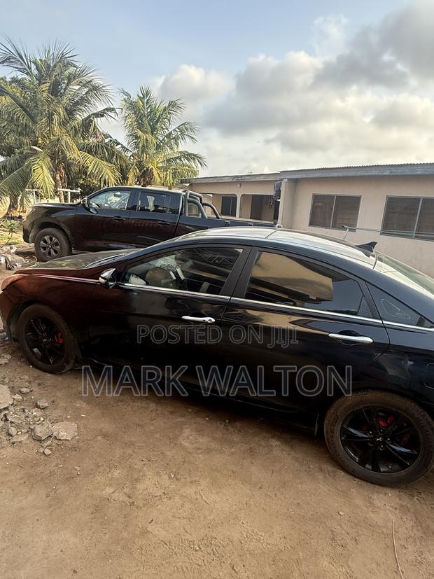 Hyundai Sonata Limited 2.0T Sedan (2.0L 4cyl 6A) 2013 Black