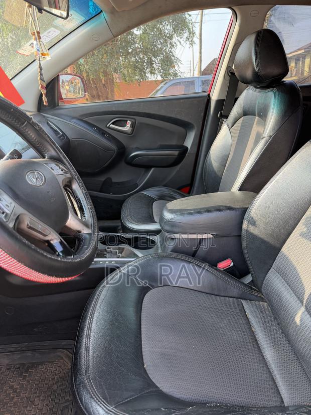 Hyundai Tucson 2012 Red
