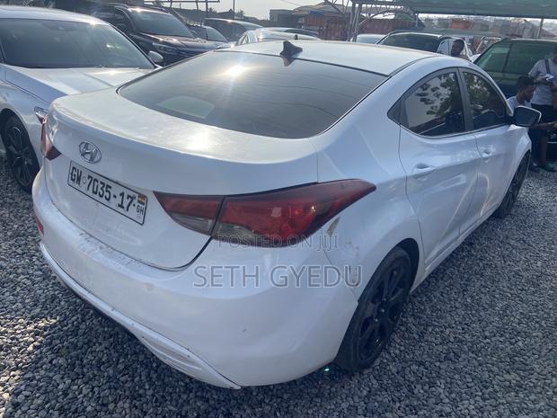 Hyundai Elantra 2013 White