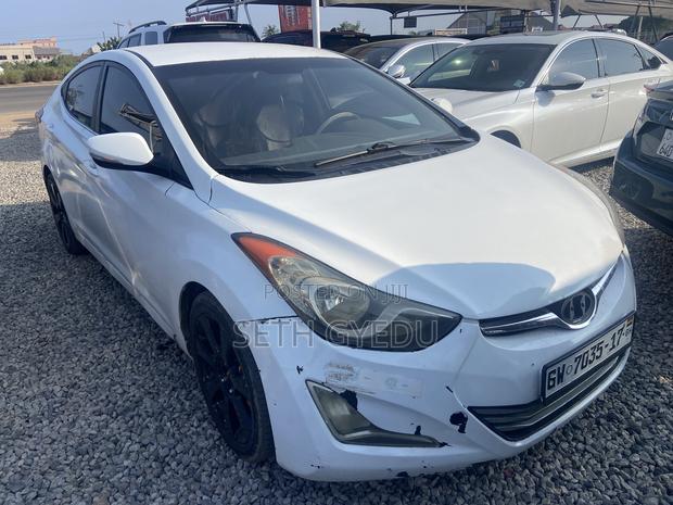 Hyundai Elantra 2013 White