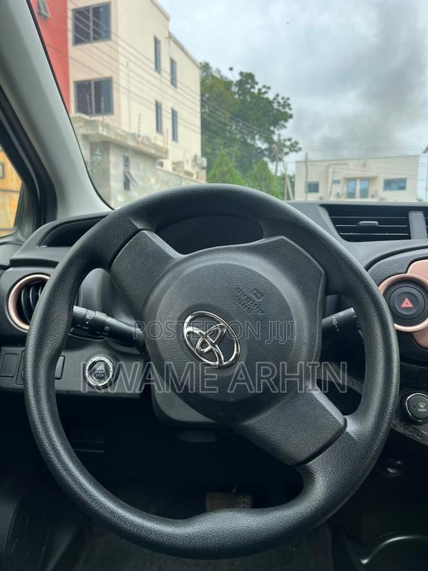 Toyota Vitz 1.3 FWD 5dr 2013 White