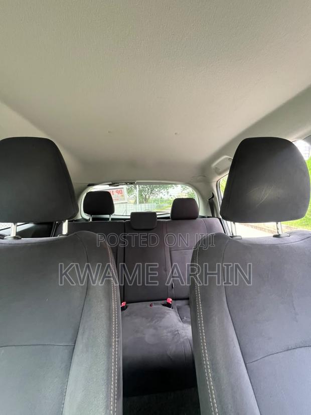 Toyota Vitz 1.3 FWD 5dr 2013 White