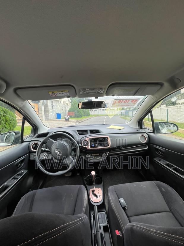 Toyota Vitz 1.3 FWD 5dr 2013 White
