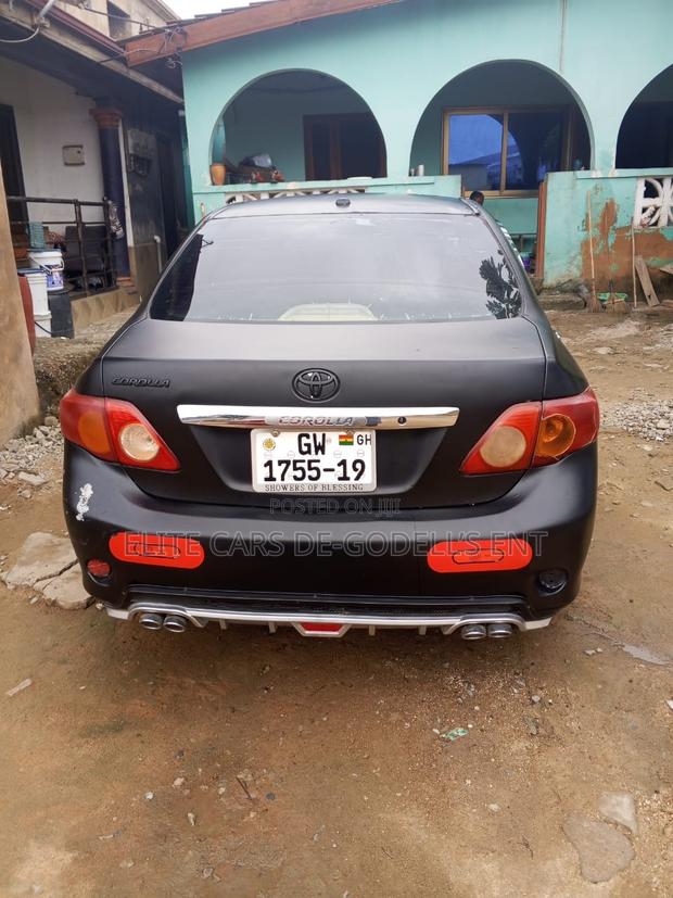 Toyota Corolla Base 4dr Sedan (1.8L 4cyl 5M) 2010 Gray