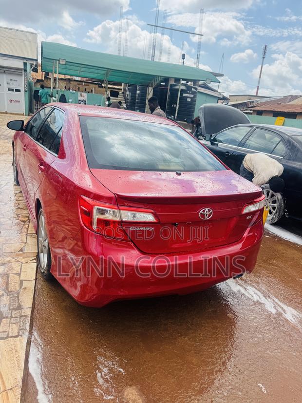 Toyota Camry SE 4dr Sedan (2.5L 4cyl 6A) 2013 Red