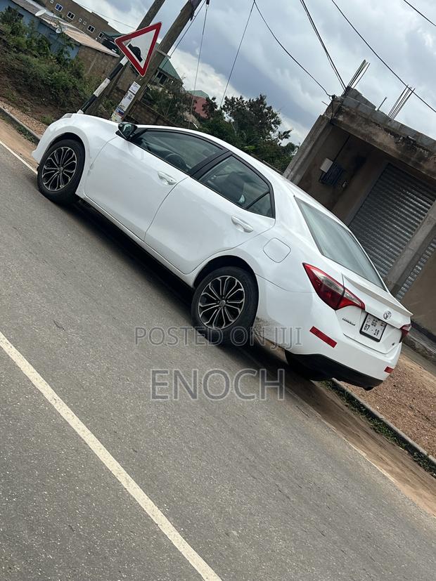 Toyota Corolla S 4dr Sedan (1.8L 4cyl CVT) 2015 White