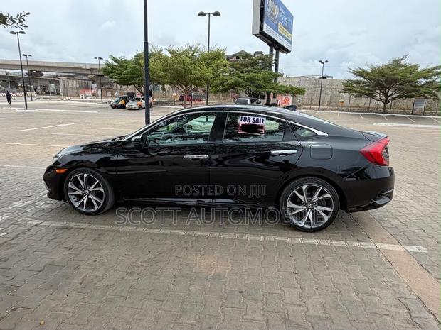 Honda Civic Touring Sedan 2019 Black