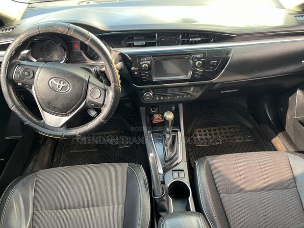 Toyota Corolla S 4dr Sedan (1.8L 4cyl CVT) 2015 Red