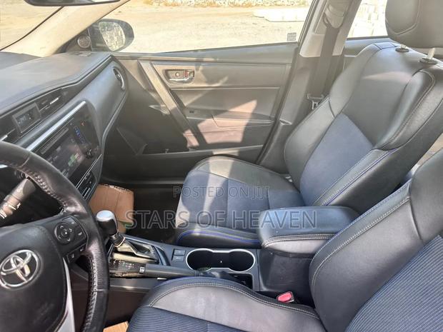 Toyota Corolla 2018 Black
