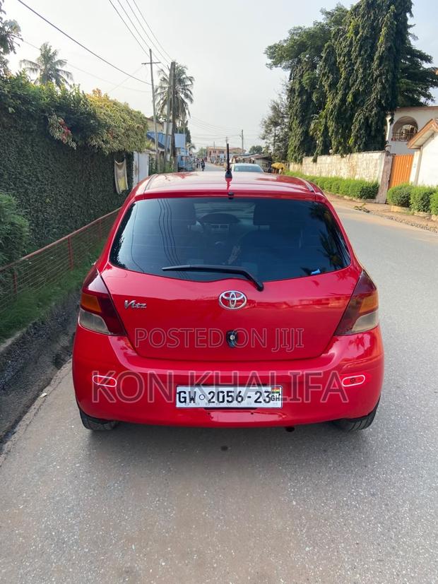 Toyota Vitz 1.3 FWD 5dr 2010 Red