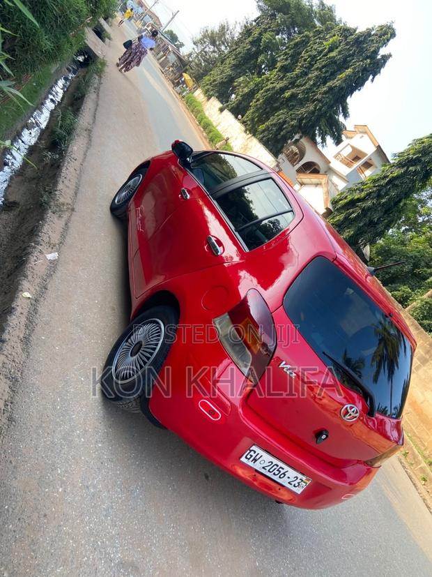 Toyota Vitz 1.3 FWD 5dr 2010 Red