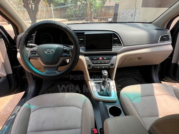 Hyundai Elantra 2017 Black