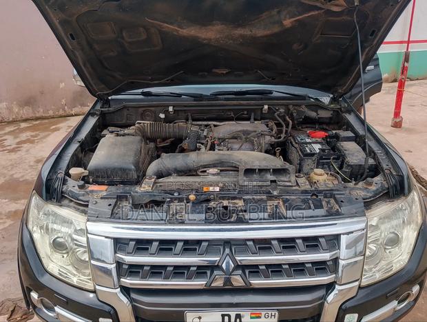 Mitsubishi Pajero 2015 Black