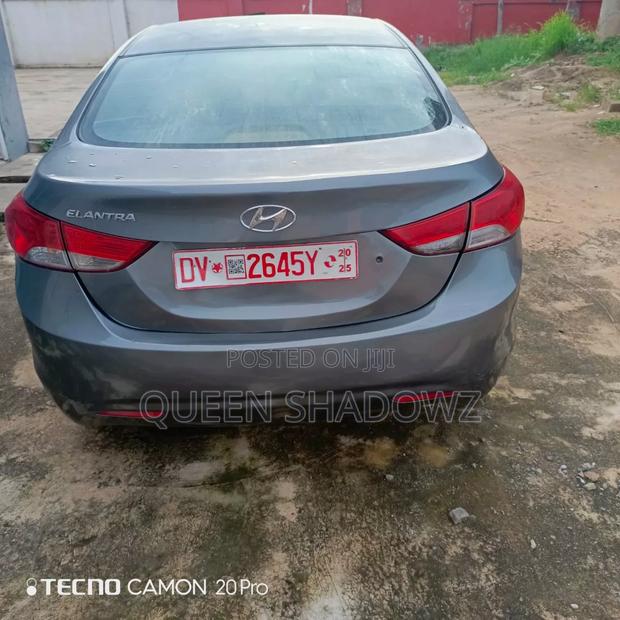 Hyundai Elantra 2012 Silver
