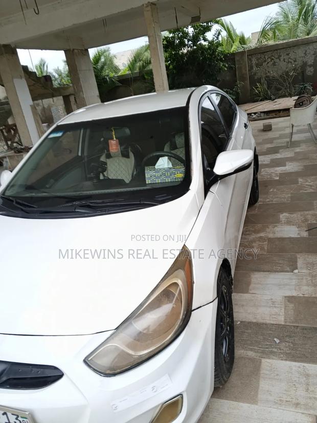 Hyundai Accent SE 2013 White