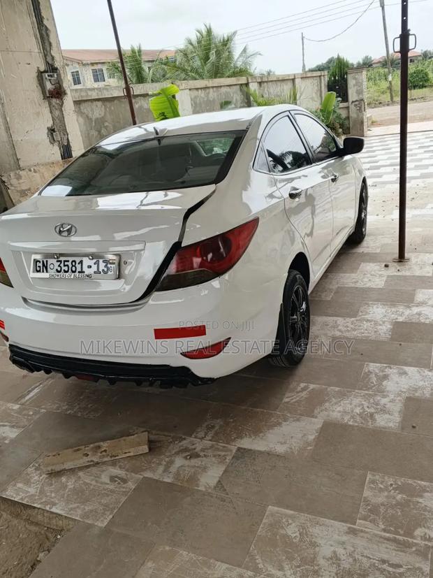 Hyundai Accent SE 2013 White