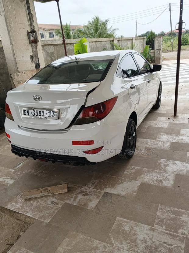 Hyundai Accent SE 2013 White