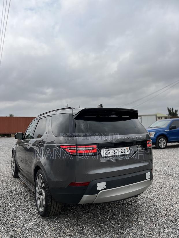 Land Rover Discovery 2018 Gray